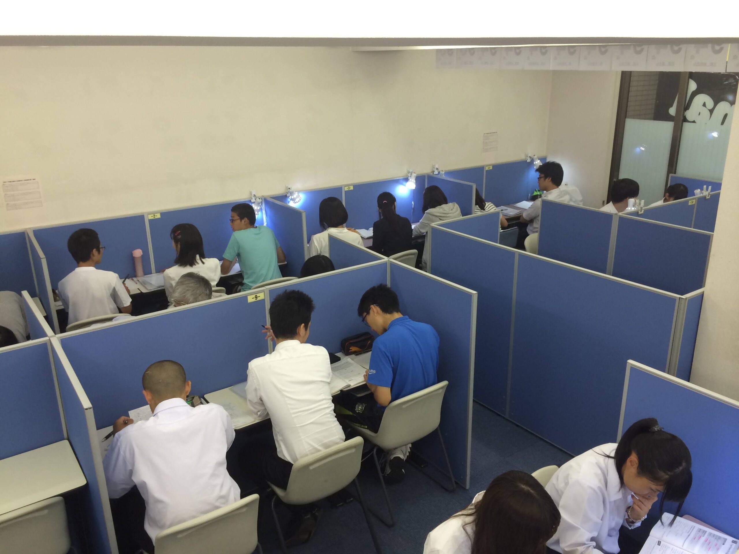 河浜塾Personal祇園西原教室の学習風景